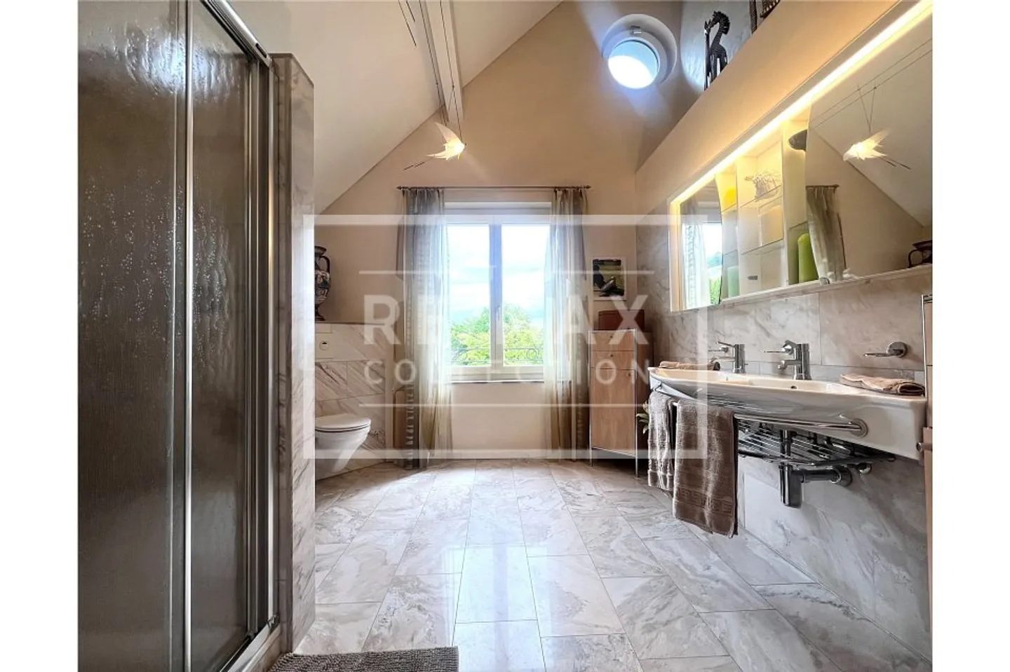 Elegante Villa mit mediterranem Garten - Foto 9 von 13