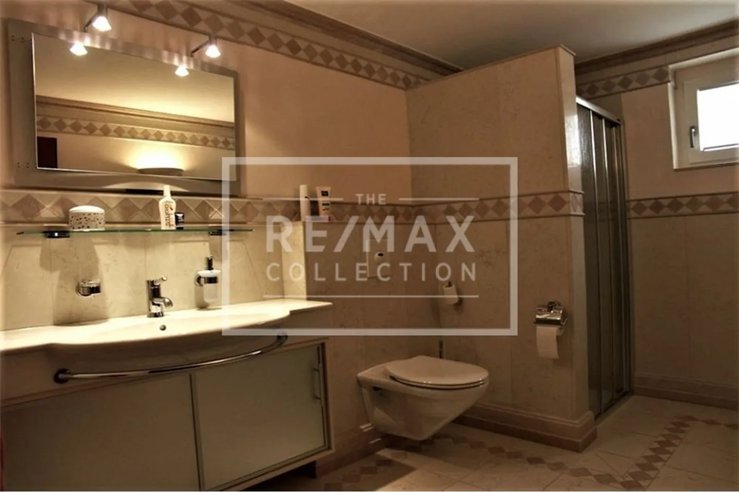 Elegante Villa mit mediterranem Garten - Foto 13 von 13