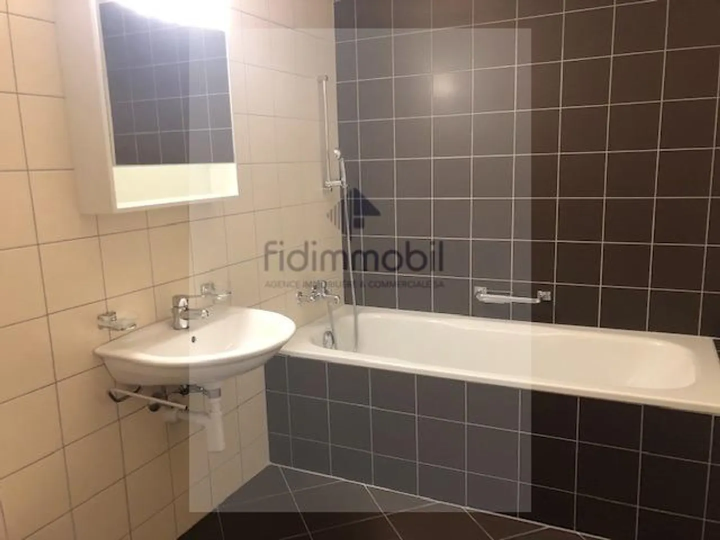 Appartement spacieux - Photo 8 sur 9