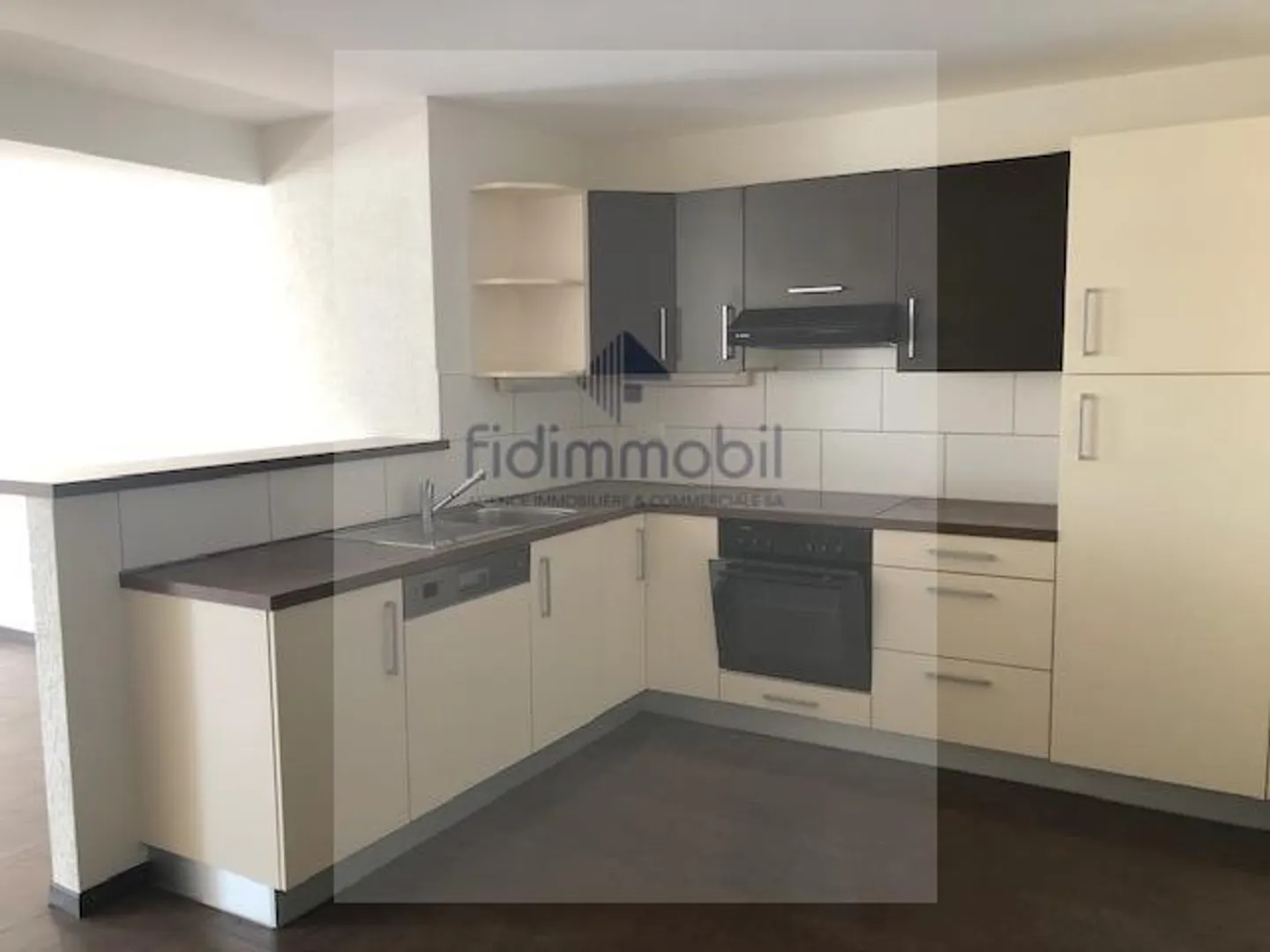 Appartement spacieux - Photo 1 sur 9