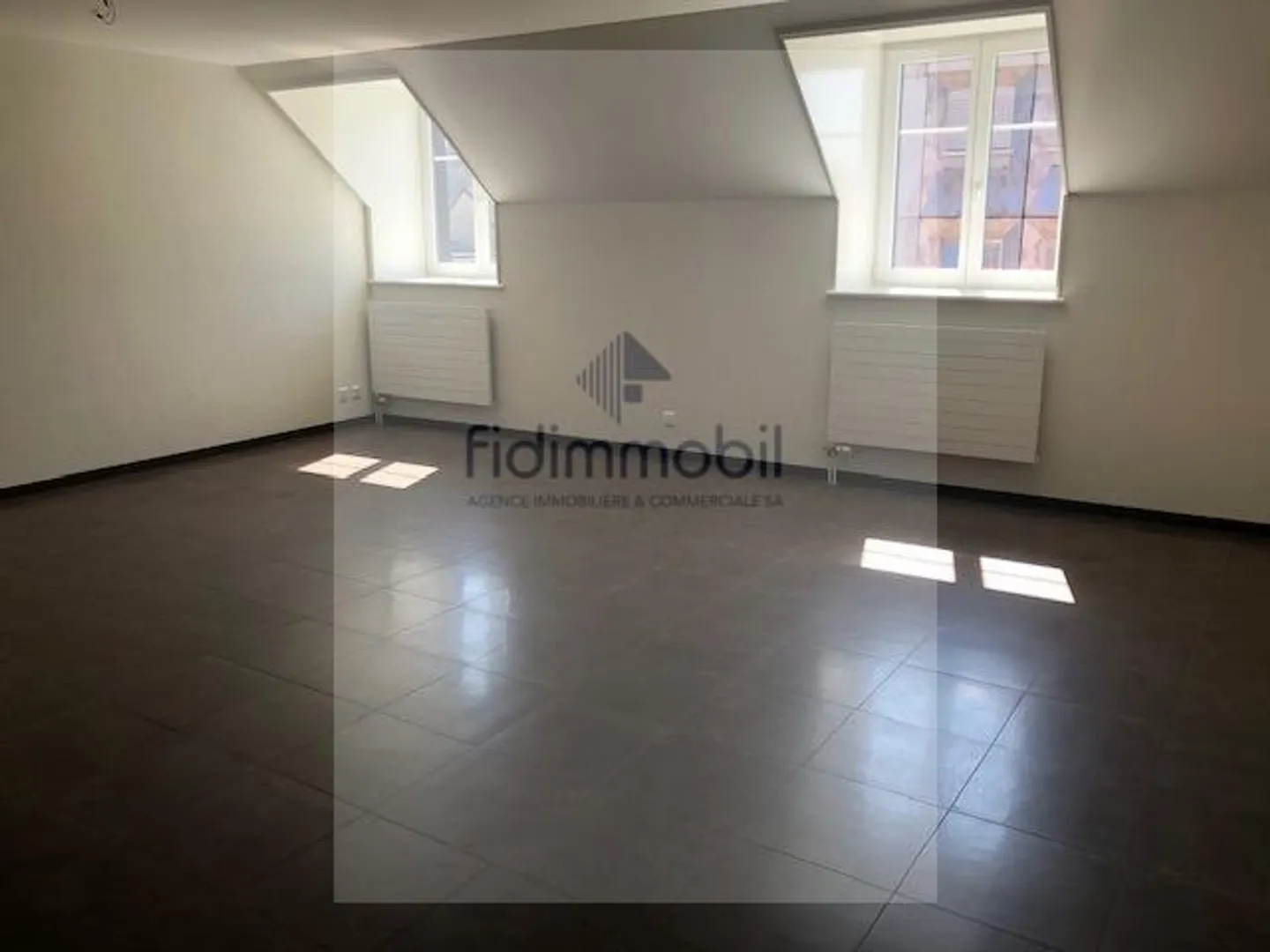Appartement spacieux - Photo 3 sur 9