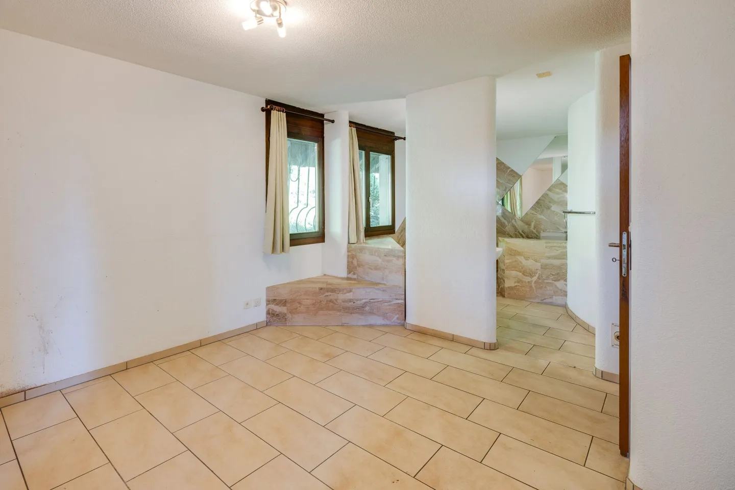 Villa di 6 stanze con appartamento e vista panoramica - Foto 8 di 17