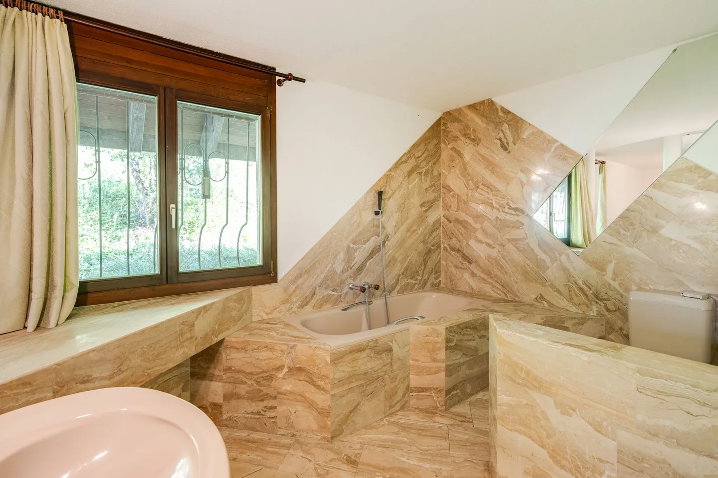 Villa di 6 stanze con appartamento e vista panoramica - Foto 9 di 17