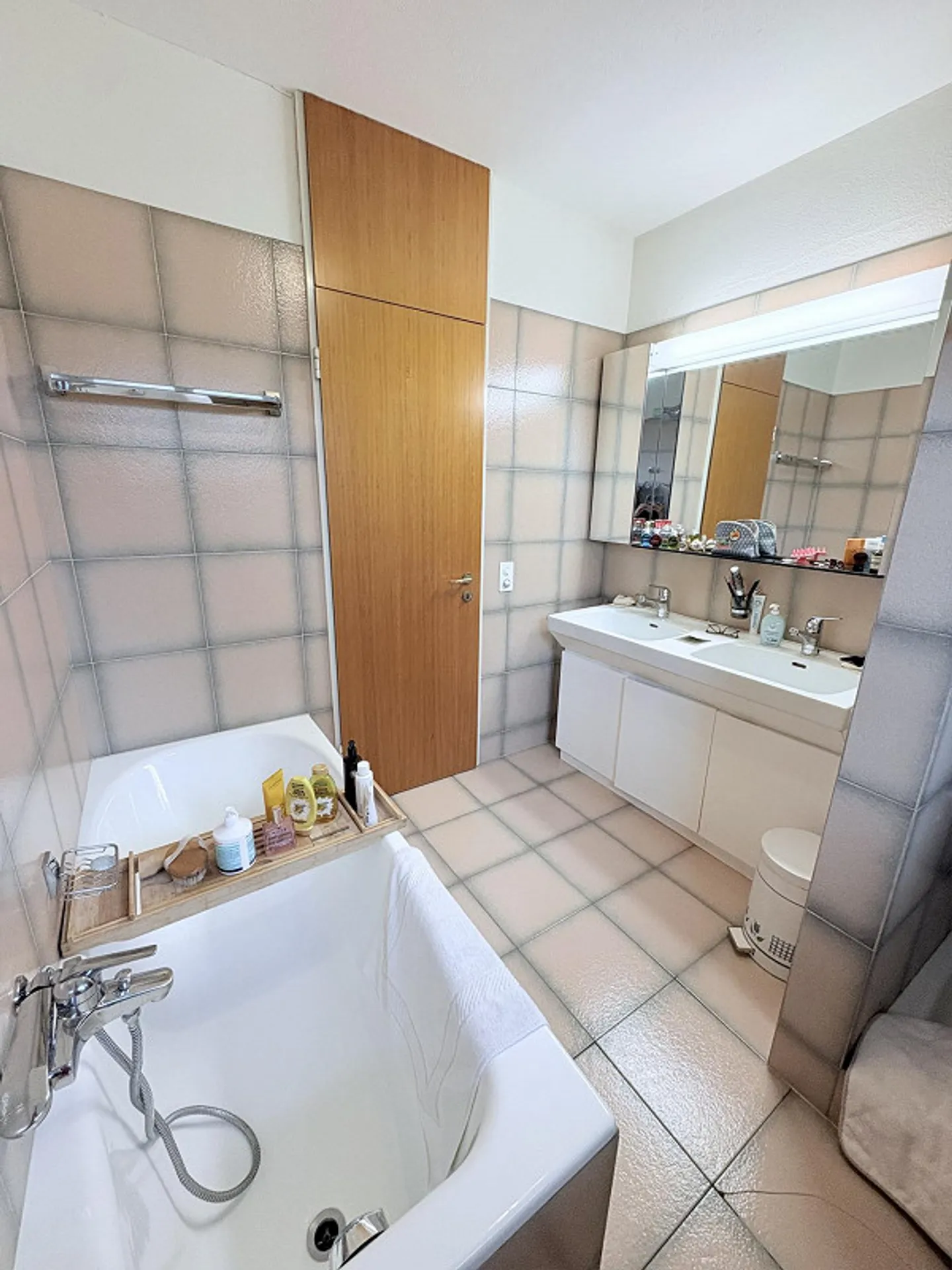 Geräumige Wohnung mit atemberaubender Aussicht - Foto 8 von 12
