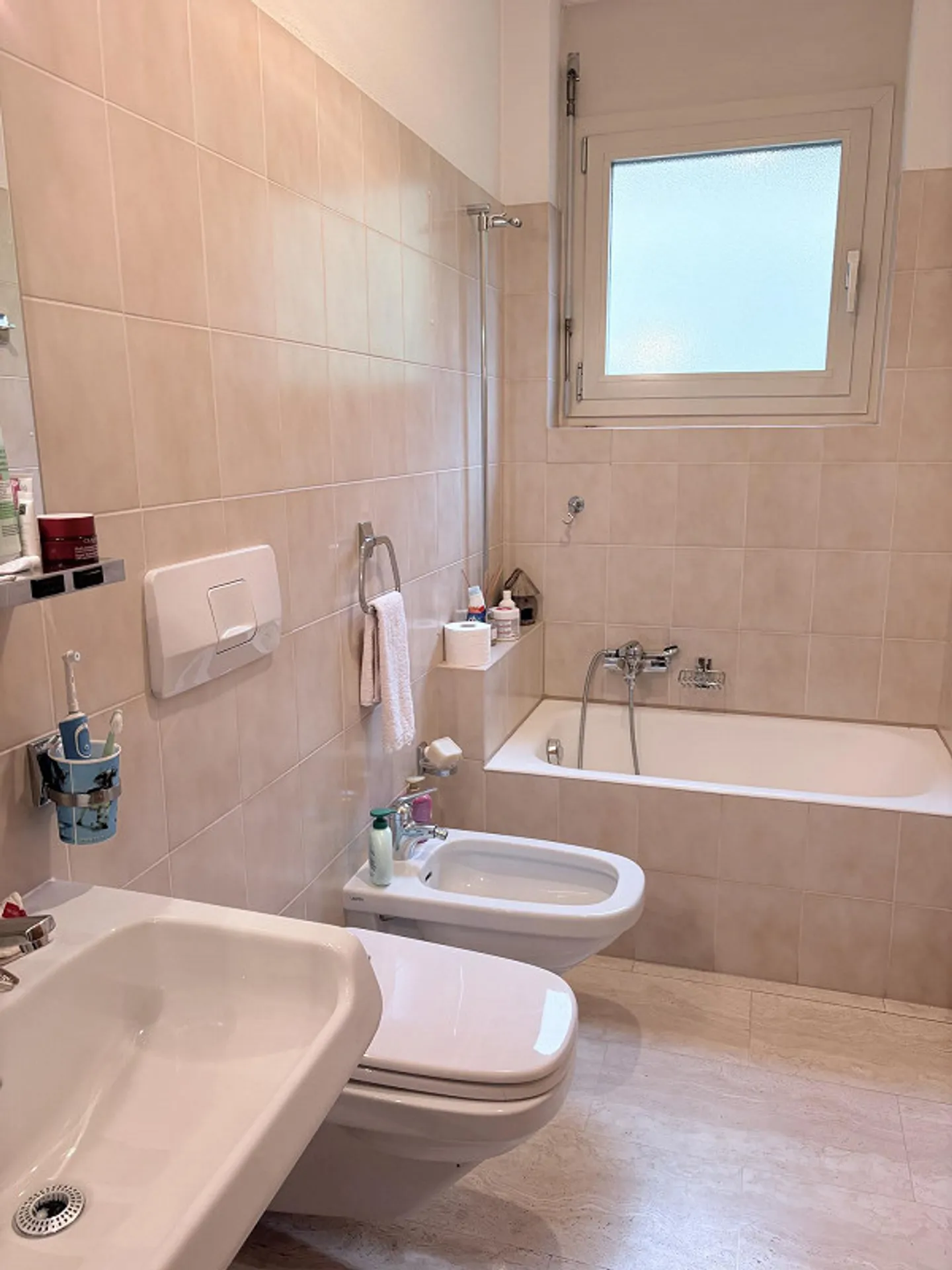 Geräumige Wohnung mit atemberaubender Aussicht - Foto 9 von 12