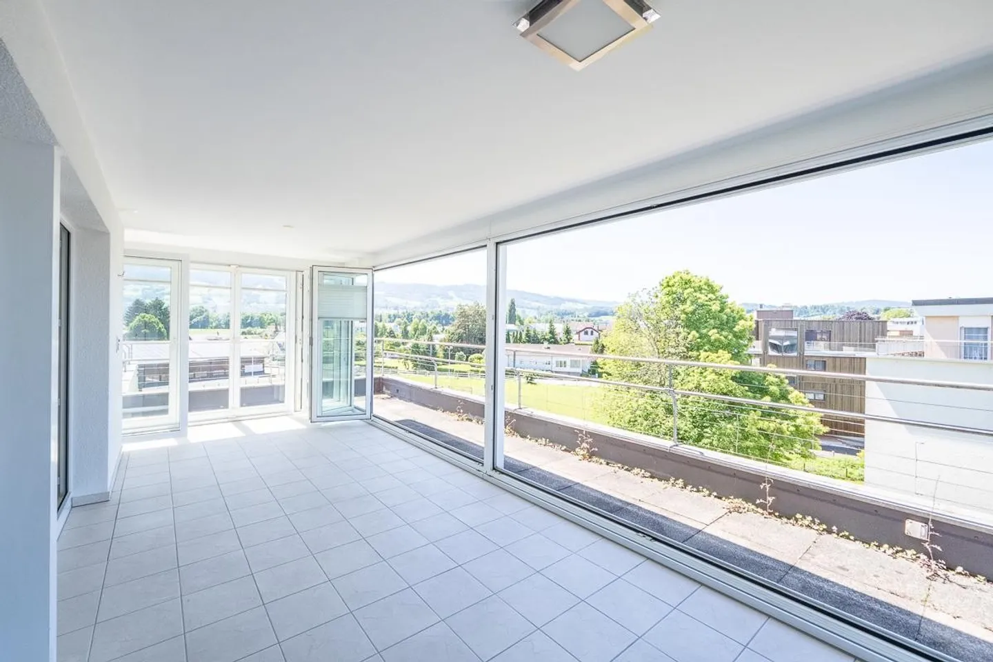 Sun-drenched 5-room penthouse apartment in Horn on Lake Constance - Photo 4 of 11