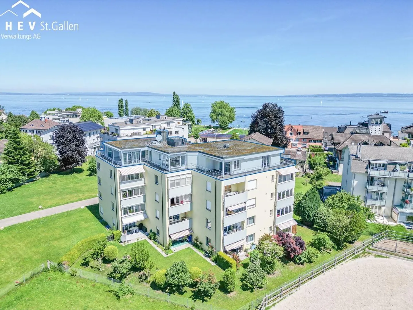 Sun-drenched 5-room penthouse apartment in Horn on Lake Constance - Photo 1 of 11