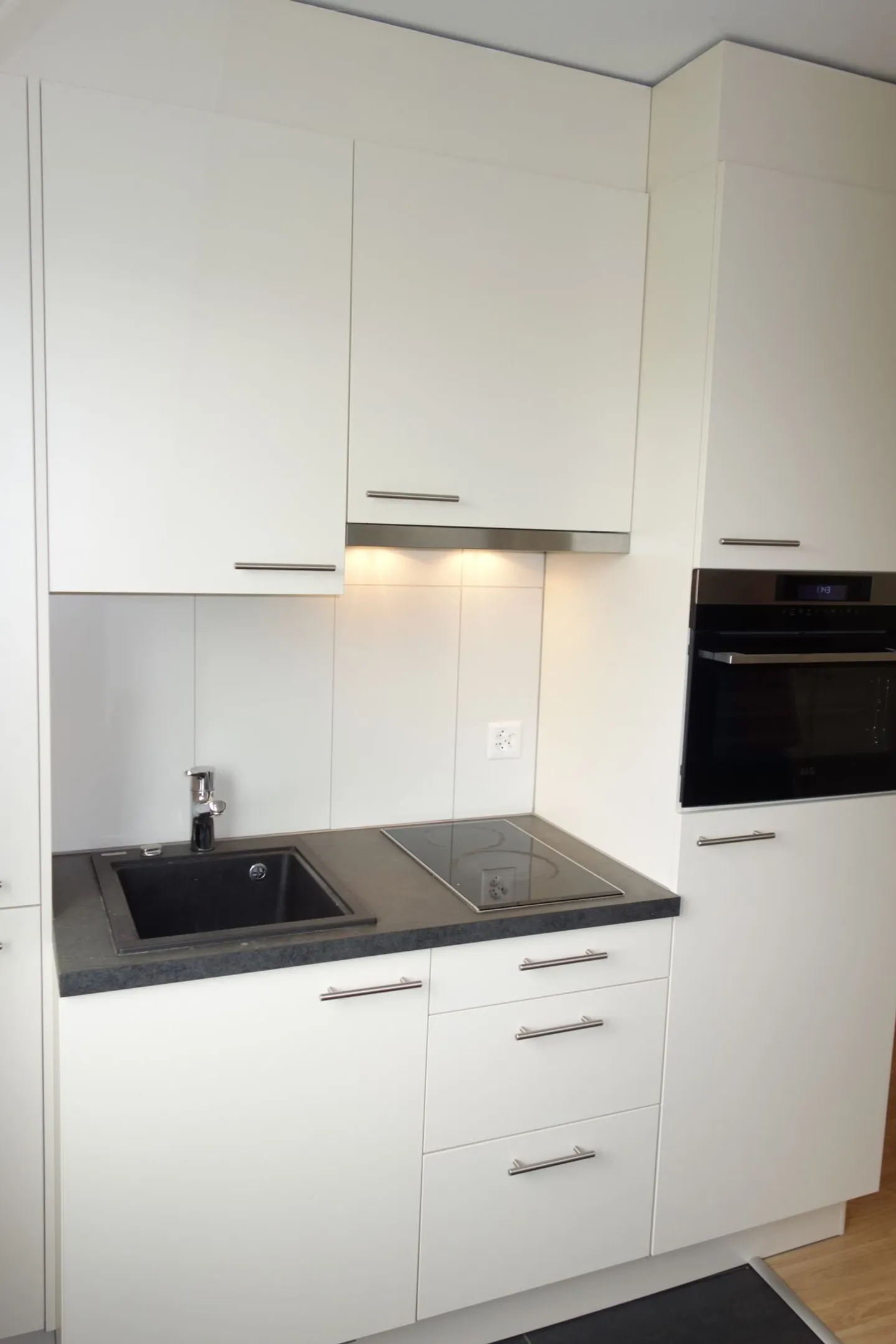 New Modern 1.5 Room Apartment in Lyss - Photo 2 of 9