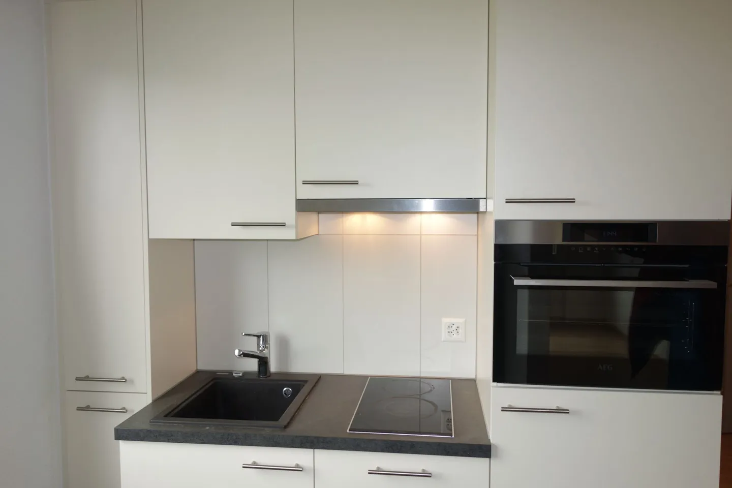 New Modern 1.5 Room Apartment in Lyss - Photo 3 of 9