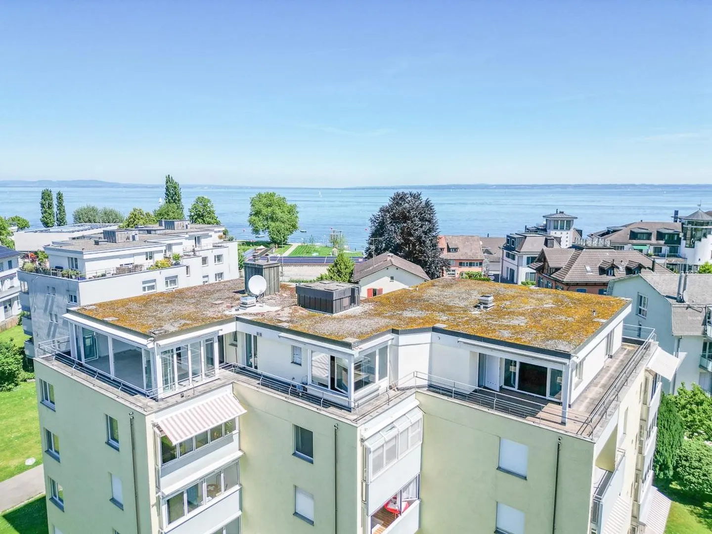 Sun-drenched 5-room penthouse apartment in Horn on Lake Constance - Photo 2 of 11