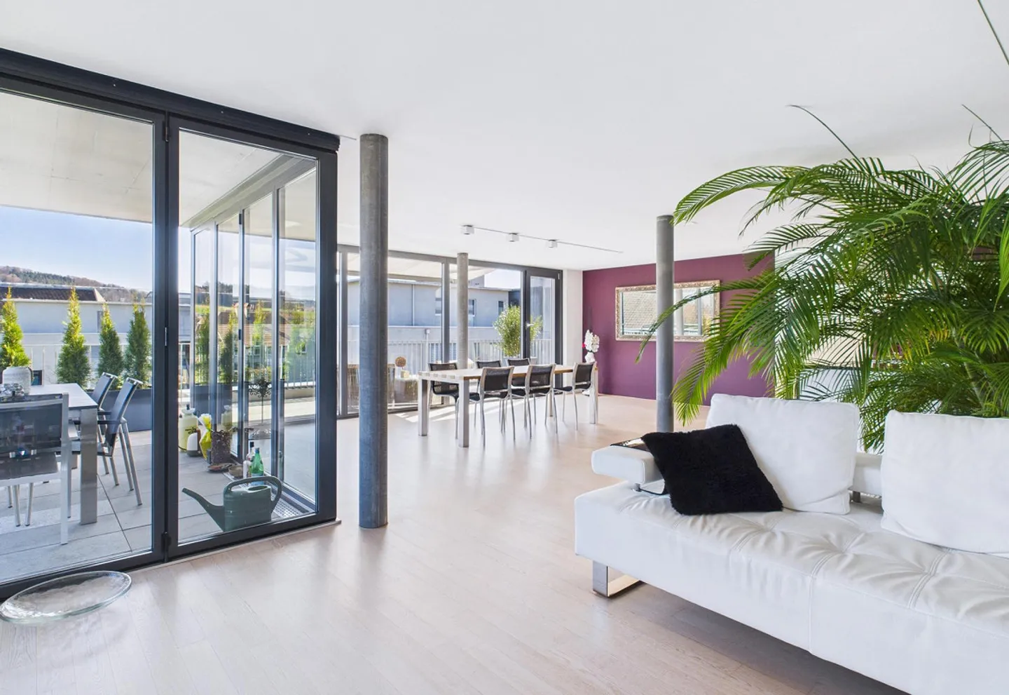 Spacious Penthouse Apartment with Plenty of Light - Photo 1 of 13