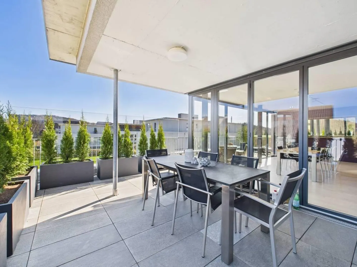 Spacious Penthouse Apartment with Plenty of Light - Photo 3 of 13