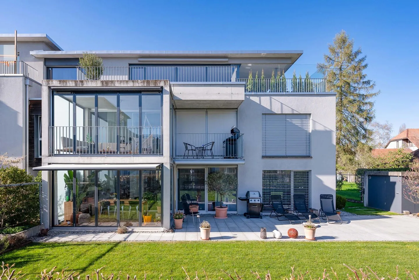 Spacious Penthouse Apartment with Plenty of Light - Photo 13 of 13