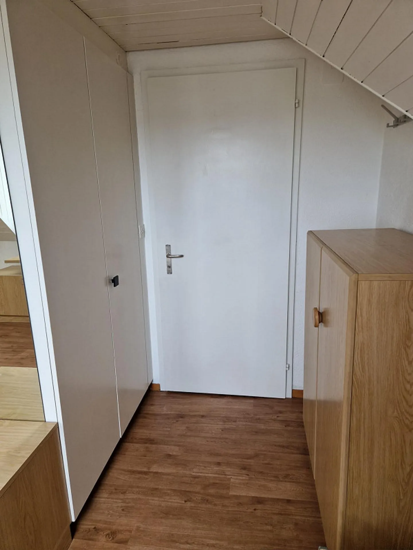 Appartamento singolo arredato a Neuhausen - Foto 4 di 7