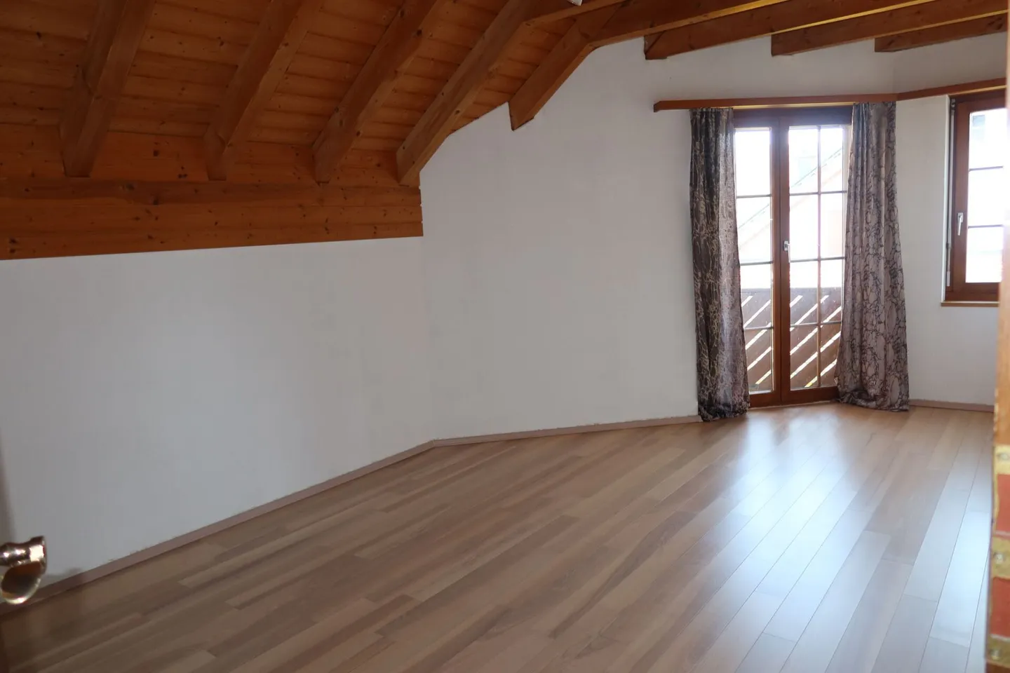 Camera in appartamento condiviso a Felben-Wellhausen - Foto 2 di 6