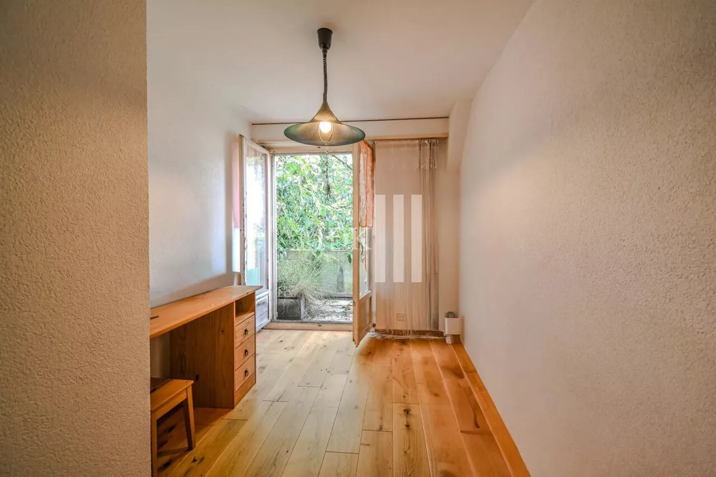 Charming semi-detached villa with garden - Photo 5 of 13