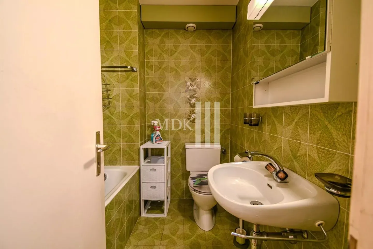 Charming semi-detached villa with garden - Photo 10 of 13