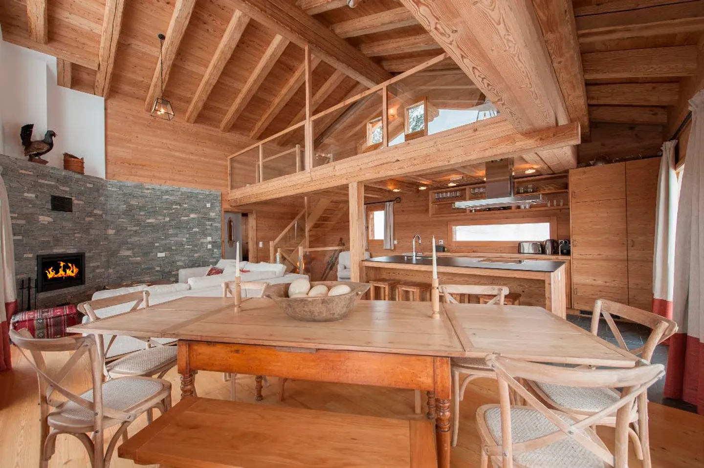 Chalet spazioso con cinque camere e vista panoramica - Foto 4 di 13