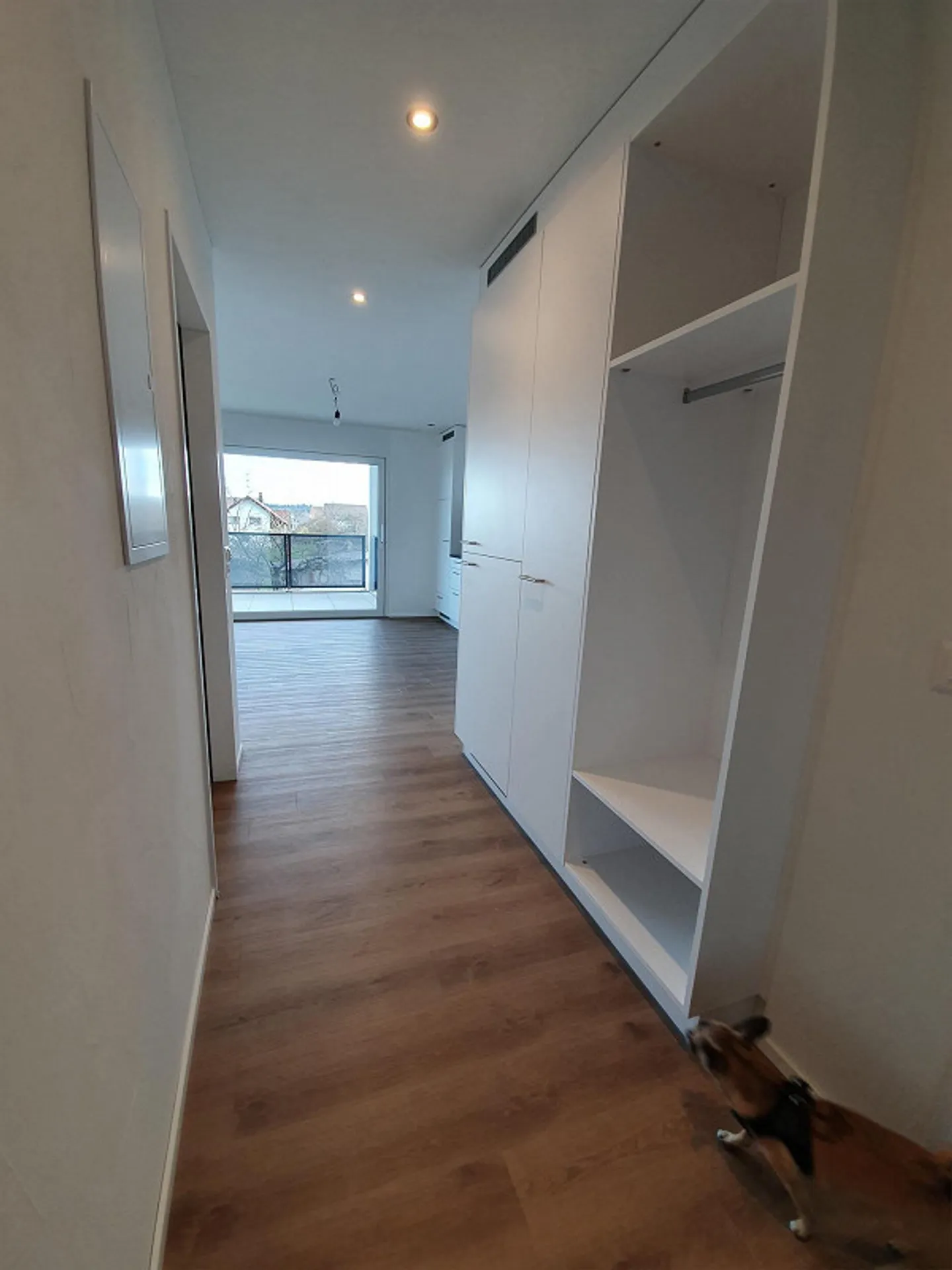 Appartement 2.5 pièces époustouflant, moderne et attrayant avec grand balcon - Photo 6 sur 7