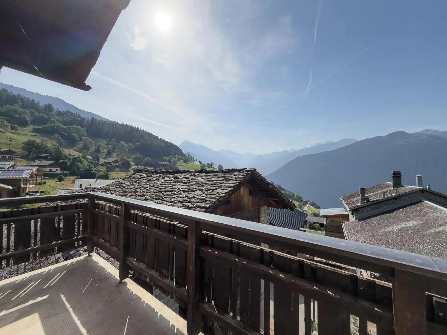 Charming apartment with panoramic view of the valley - Photo 1 of 7