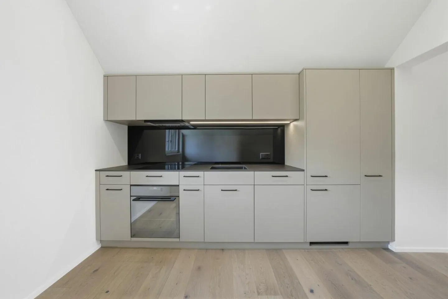 Charmante Penthouse mit Balkon - Foto 2 von 28