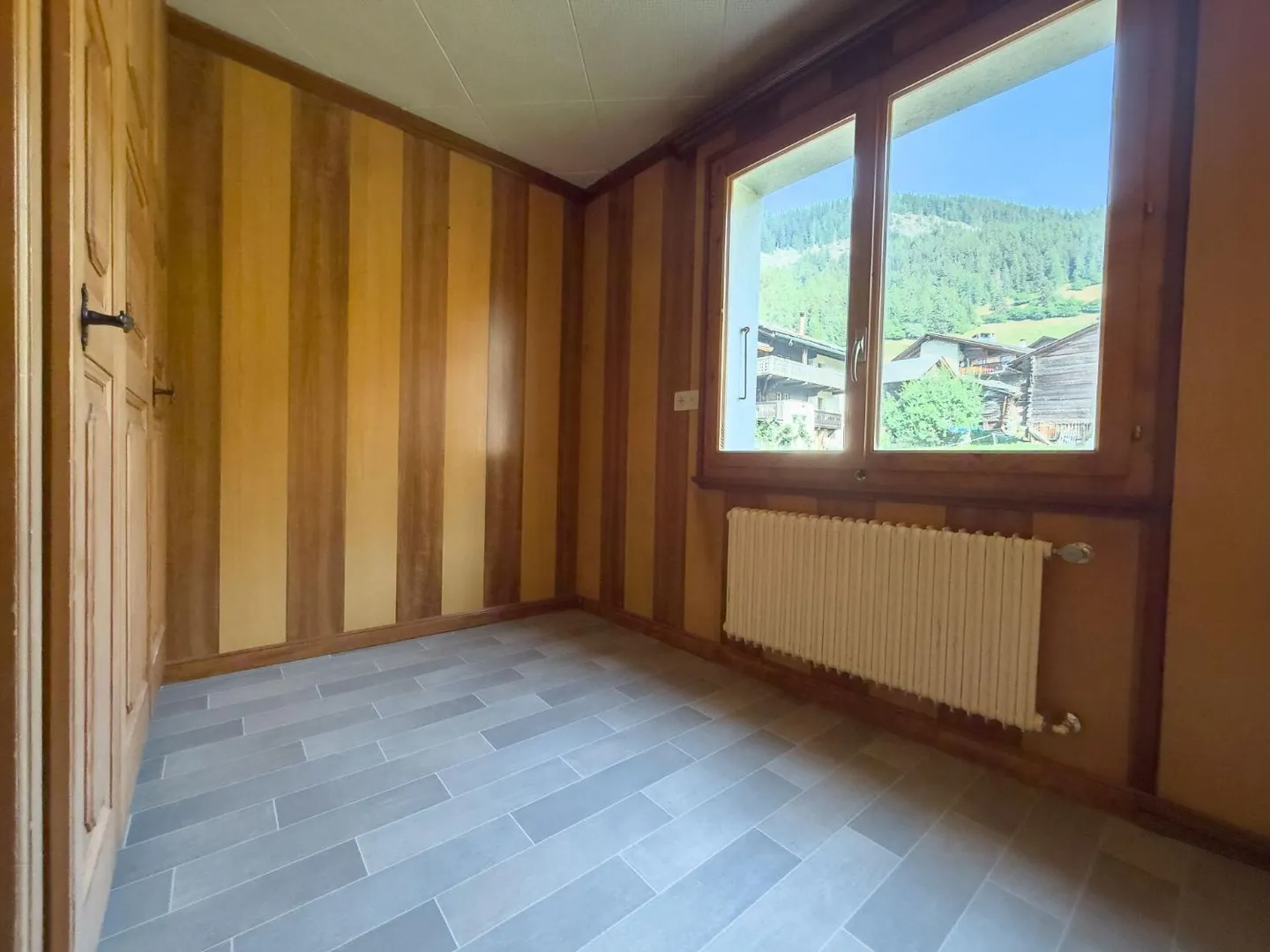 Charming apartment with panoramic view of the valley - Photo 4 of 7
