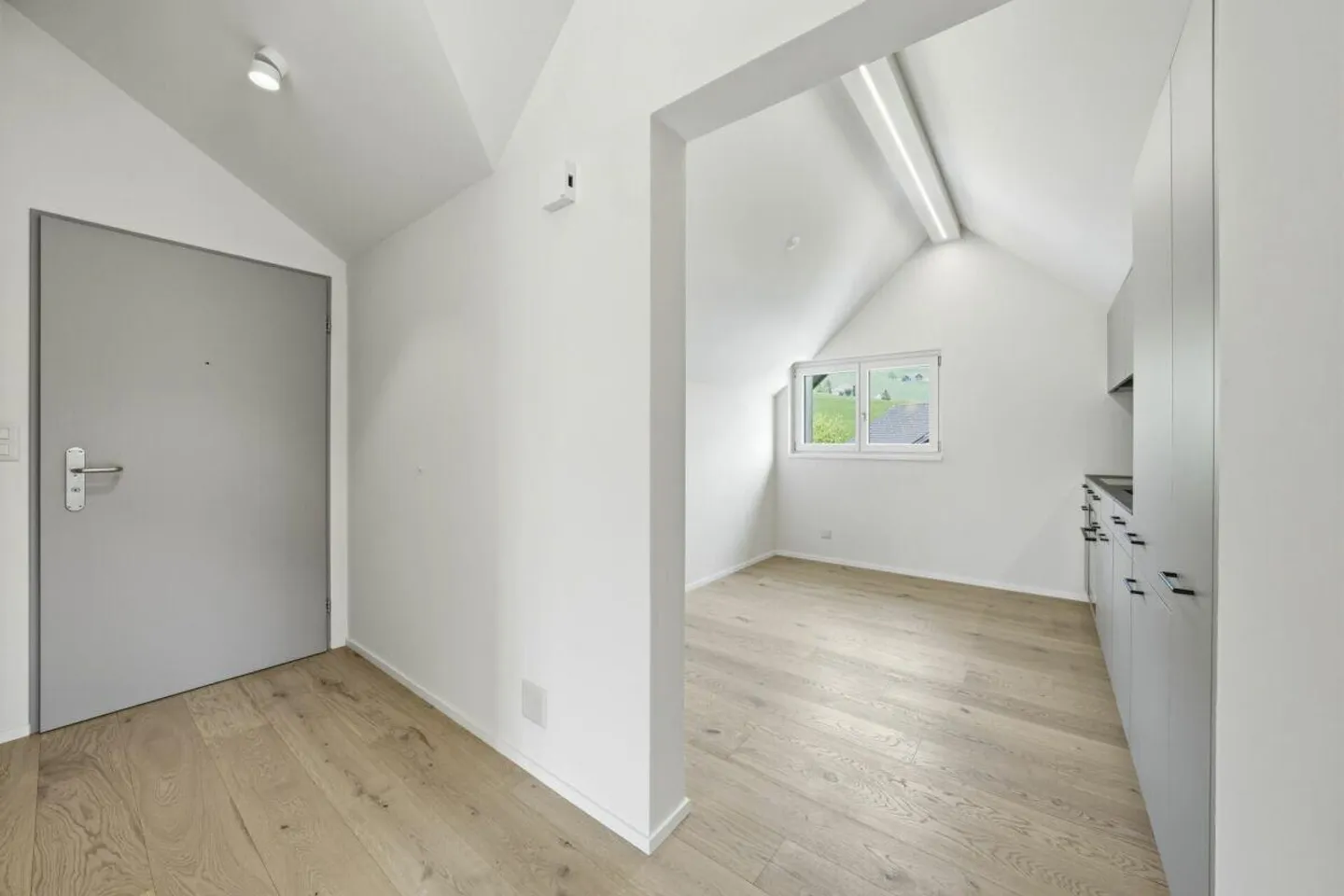 Charmante Penthouse mit Balkon - Foto 8 von 28