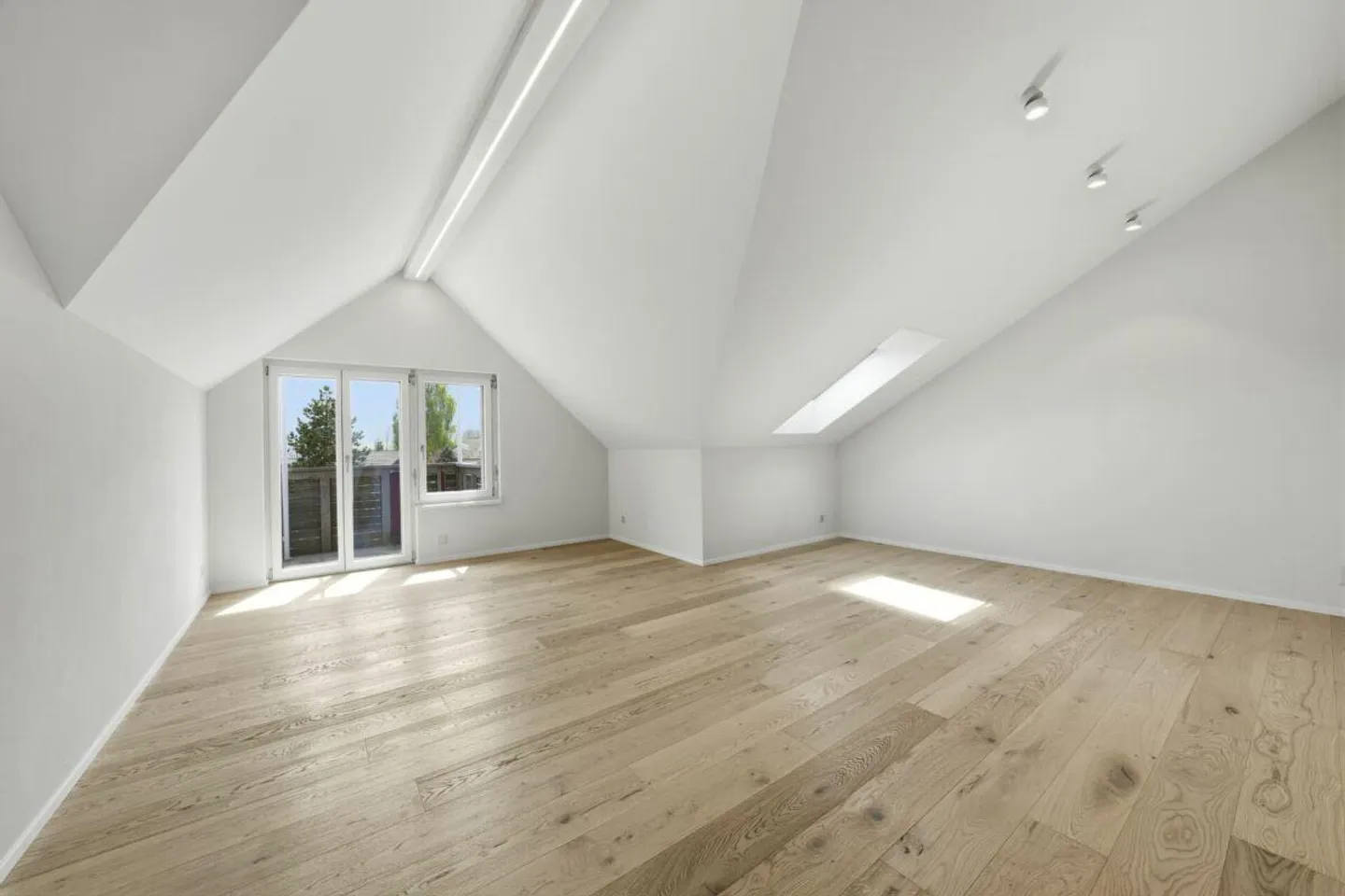Charmante Penthouse mit Balkon - Foto 10 von 28