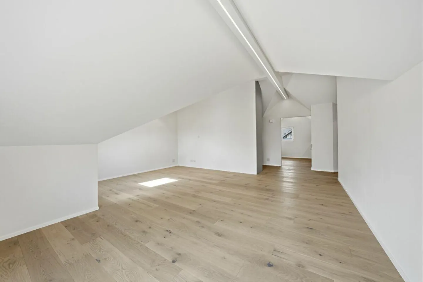 Charmante Penthouse mit Balkon - Foto 15 von 28