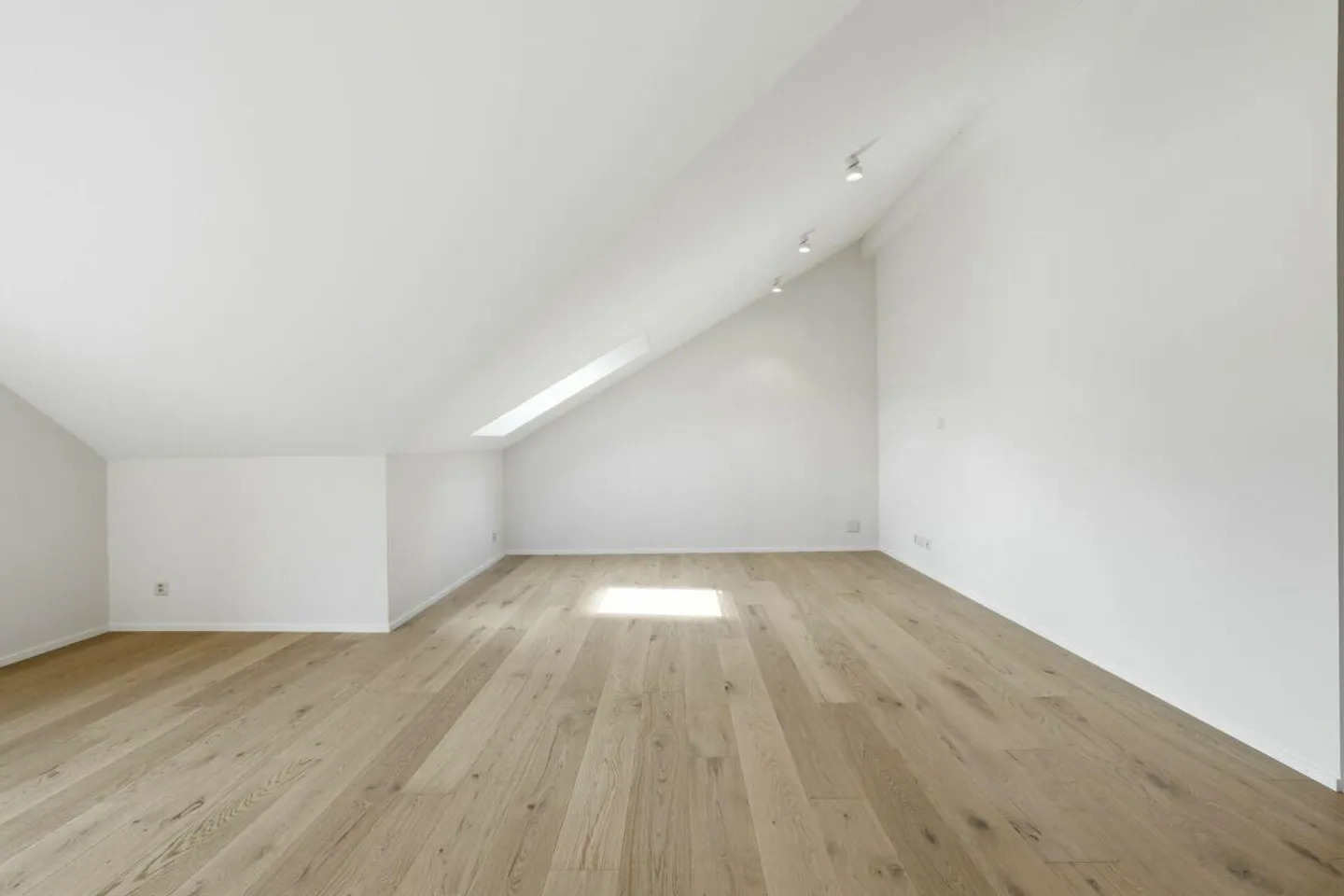 Charmante Penthouse mit Balkon - Foto 16 von 28