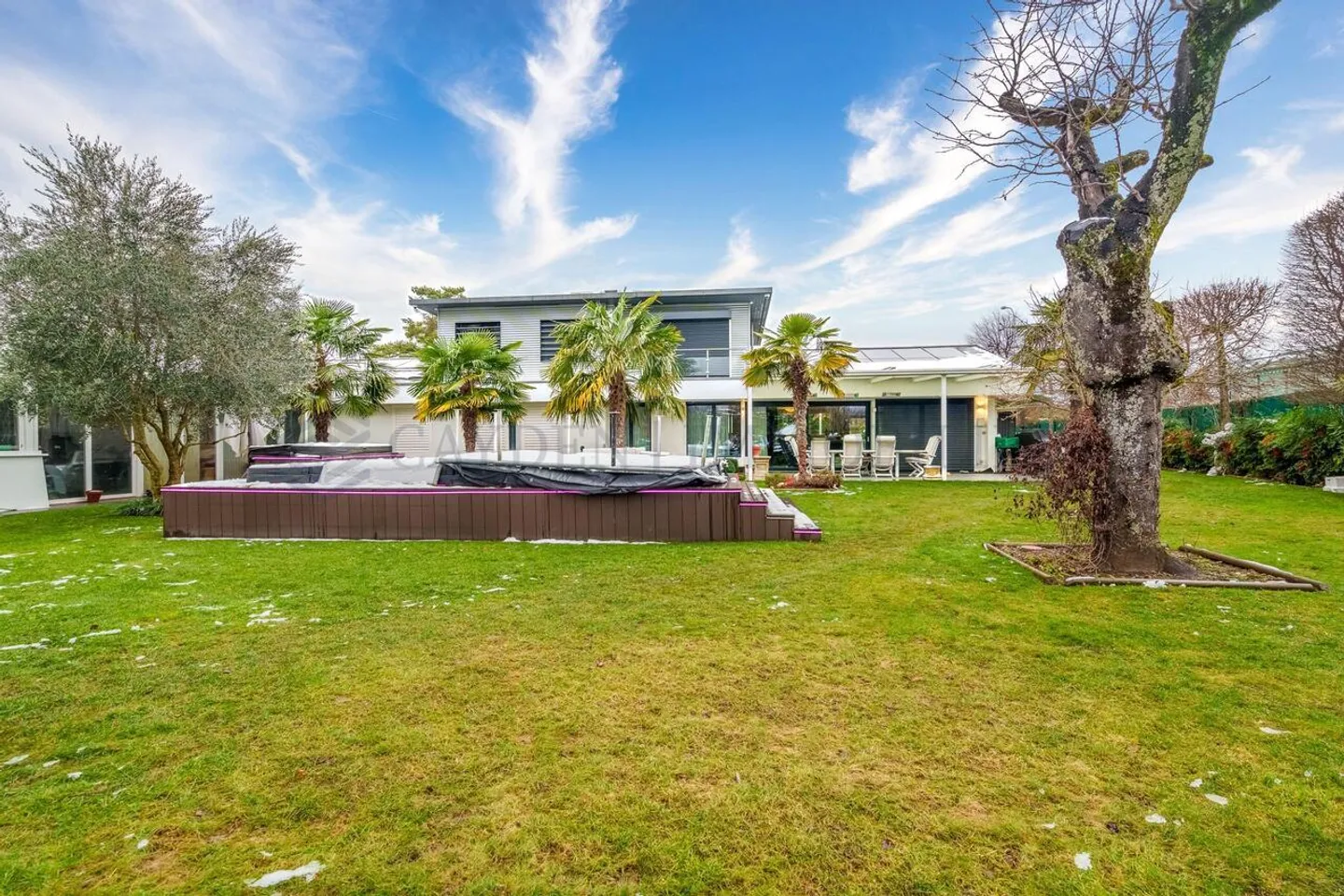 Belle villa moderne avec piscine - Photo 4 sur 11
