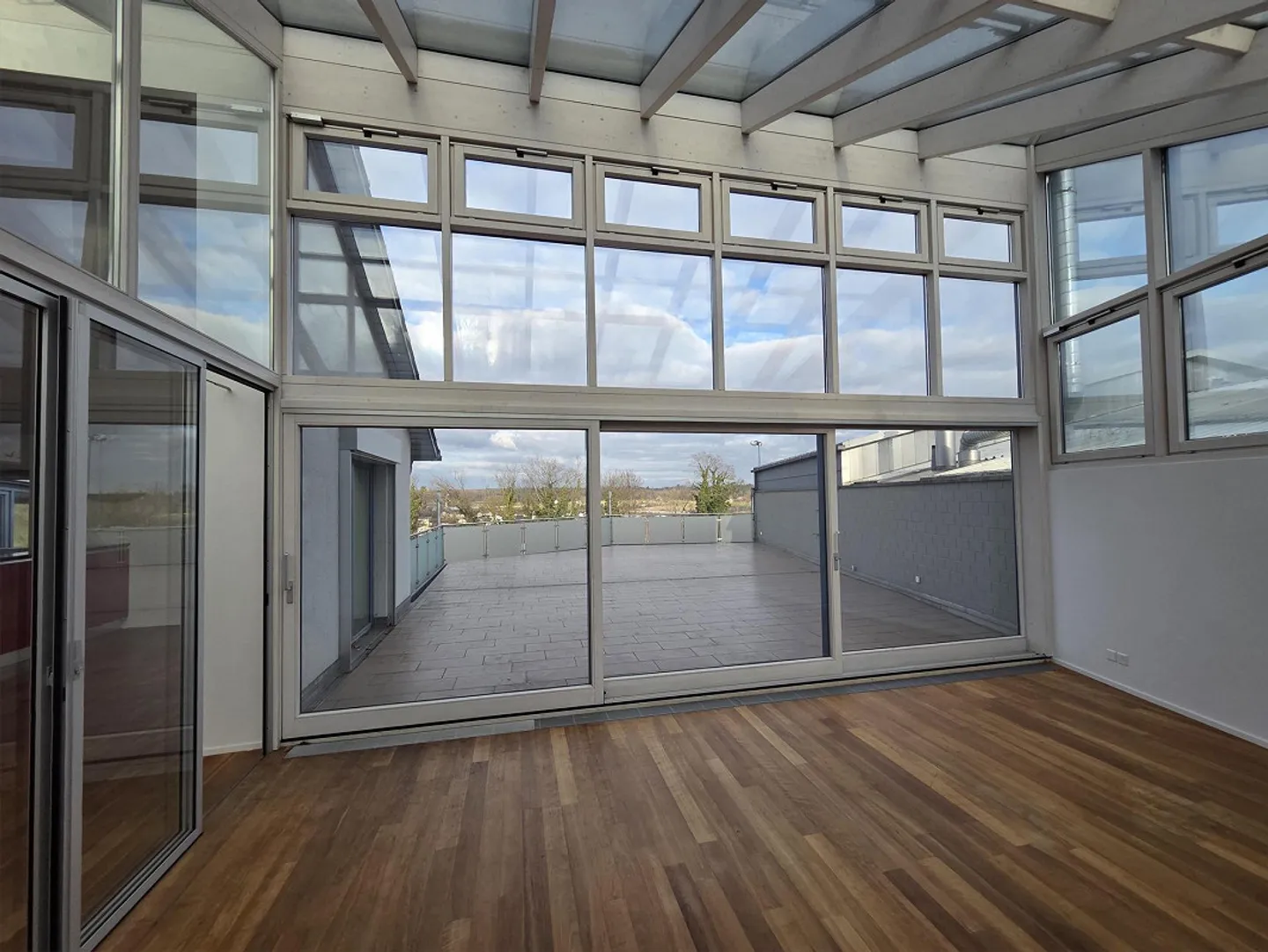 7.5 Zimmer Wohnung, 260 m2, zum grosszügig Wohnen und Arbeiten - Foto 4 von 30