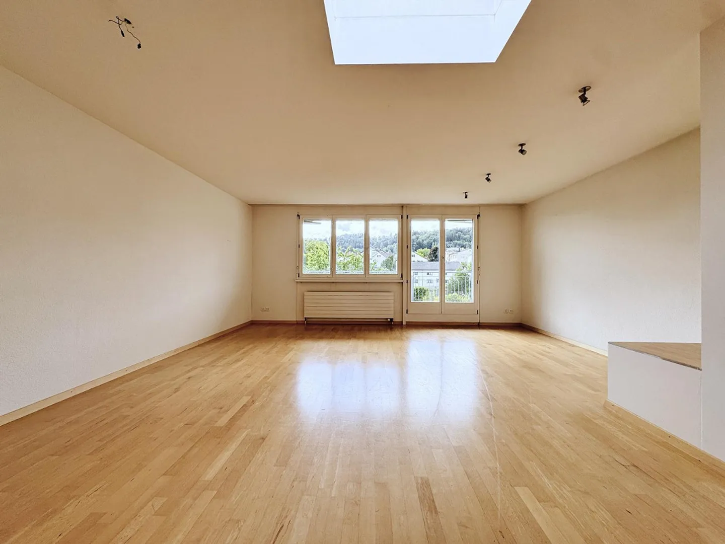 Maisonette di 5,5 stanze con posto auto - situata in posizione centrale, piacevole - Foto 4 di 15