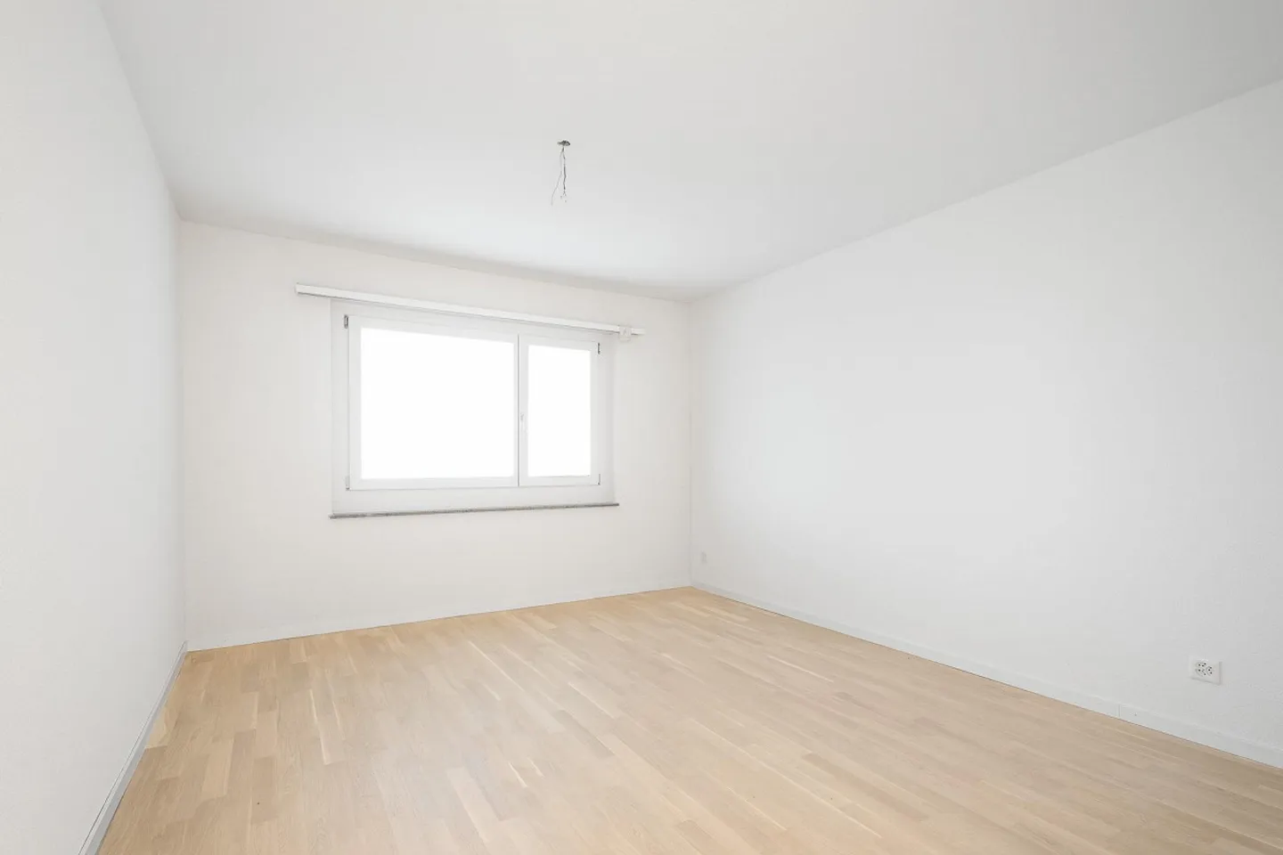 Modern 5.5-Room Apartment - Photo 5 of 6