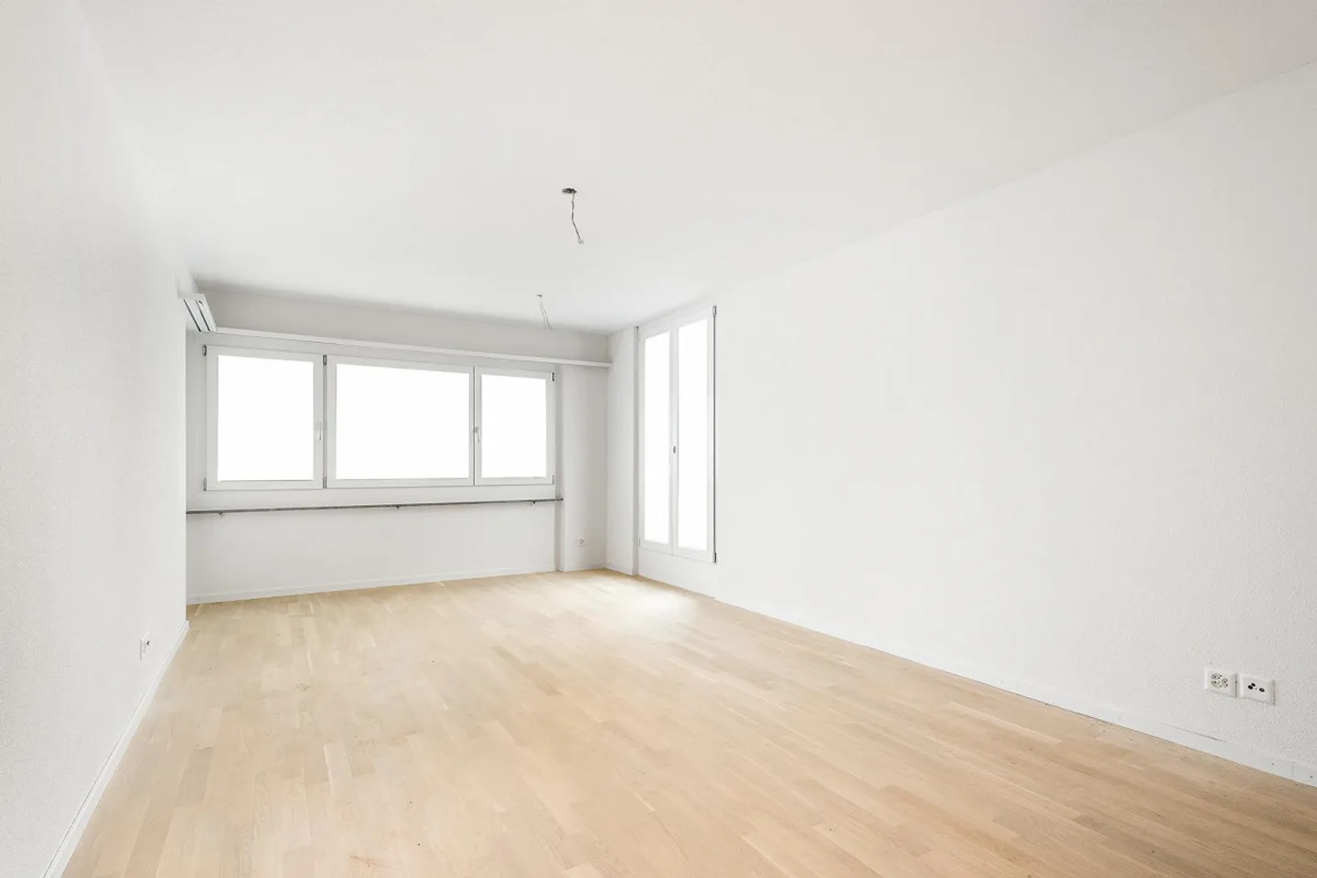 Modern 5.5-Room Apartment - Photo 4 of 6