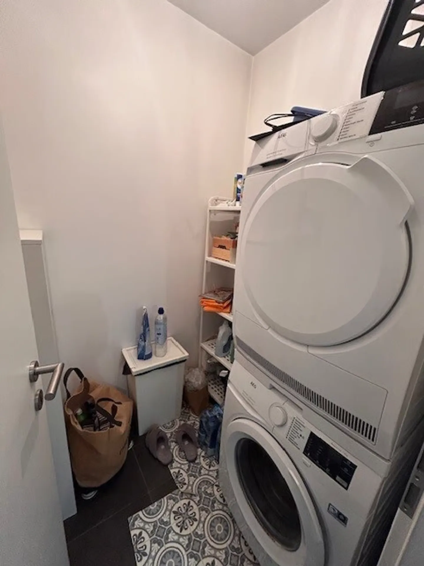 Modernes 3,5-Zimmer-Apartment im 1. Stock mit Seeblick - Foto 6 von 11
