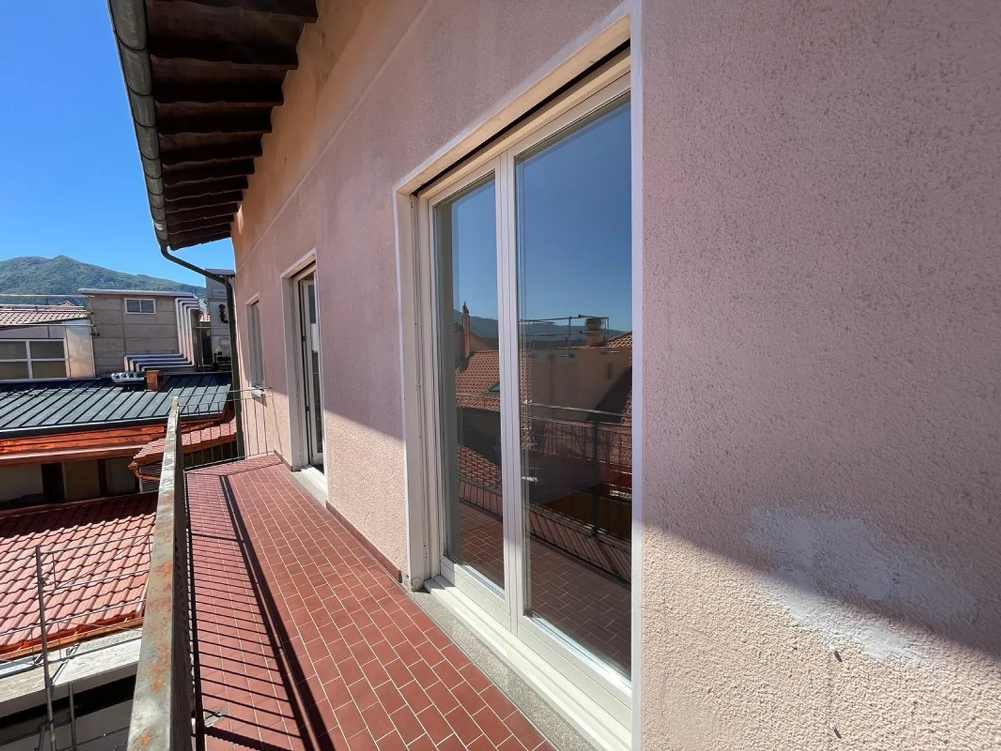 BRIGHT APARTMENT WITH BALCONY - Photo 3 of 9