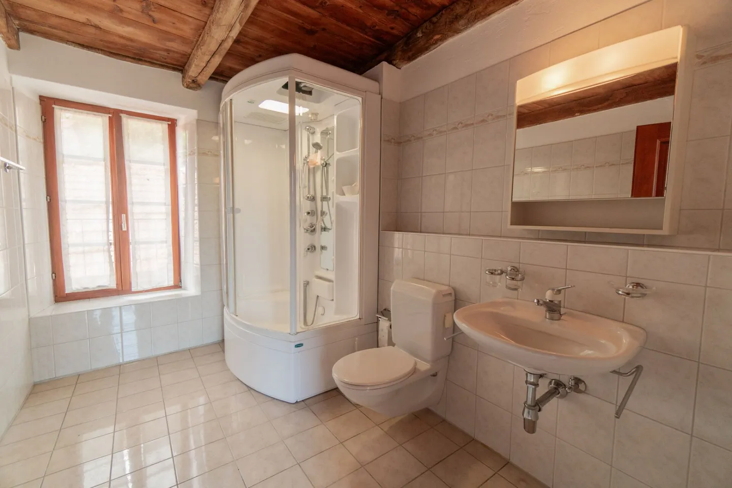 Casa rustica di 6 stanze - Foto 13 di 19