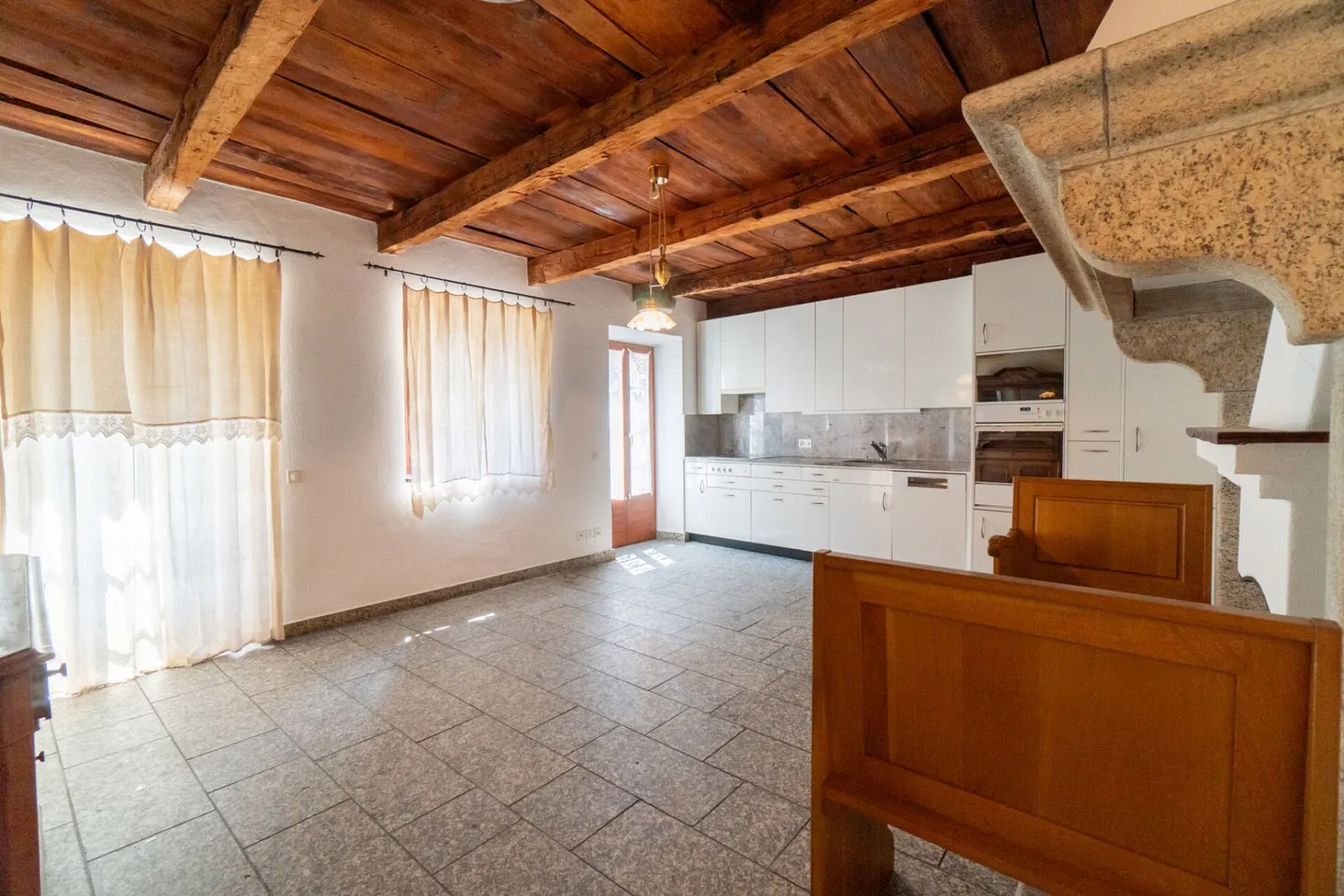 Casa rustica di 6 stanze - Foto 6 di 19