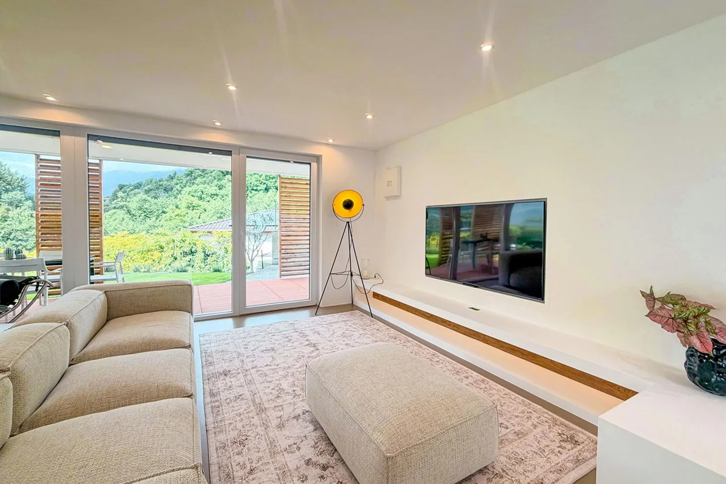 5.5-room house (Minergie-P) with pool – Bellinzona (Giubiasco) - Photo 2 of 18
