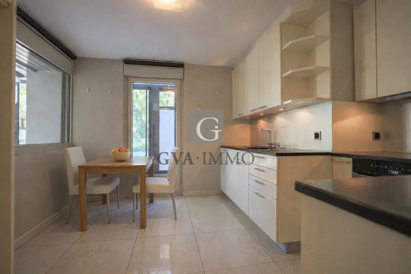 Luxus Duplex in Conches - Foto 3 von 11