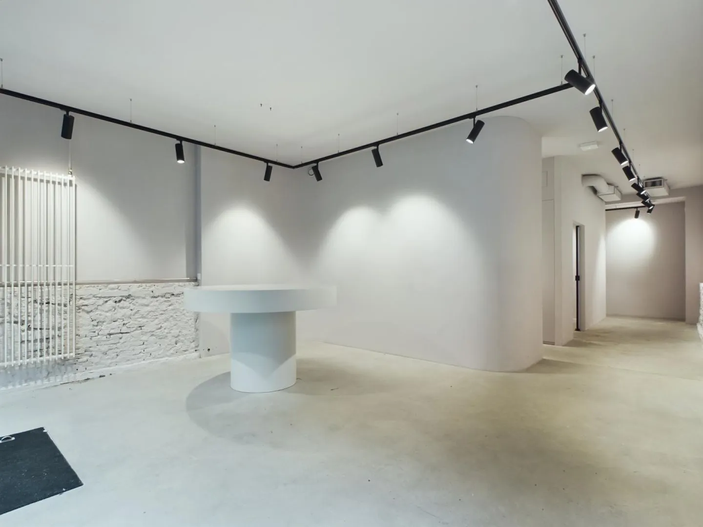 Arcade/Vetrina/Negozi 143 m2 a Yverdon-les-Bains - Foto 5 di 10