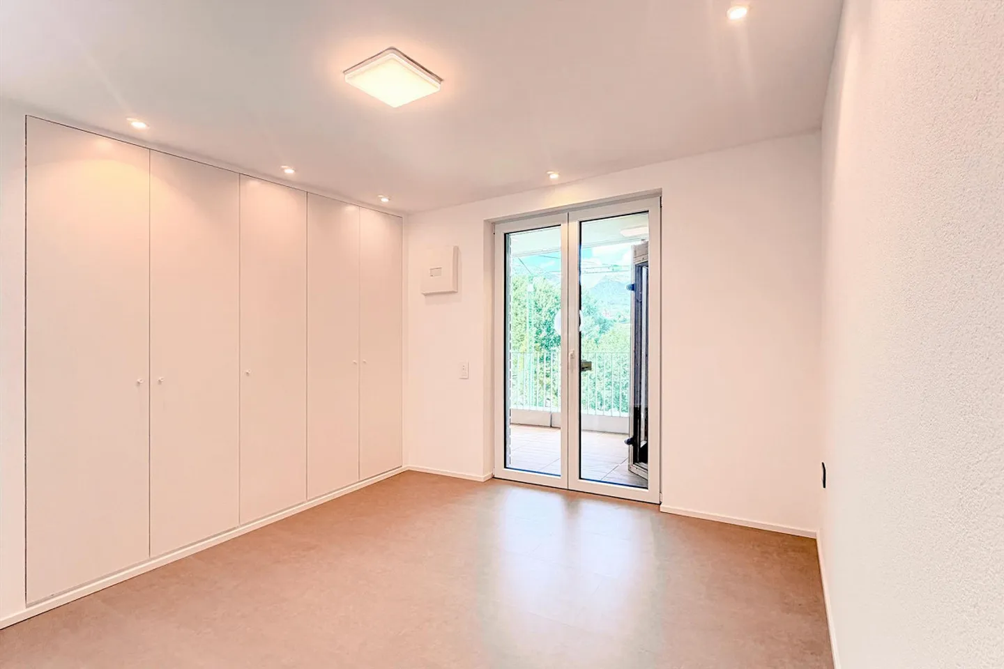 5.5-room house (Minergie-P) with pool – Bellinzona (Giubiasco) - Photo 8 of 18