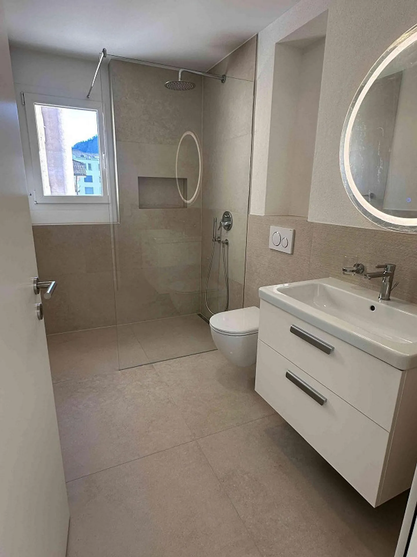 3.5 Room Apartment - Photo 5 of 11