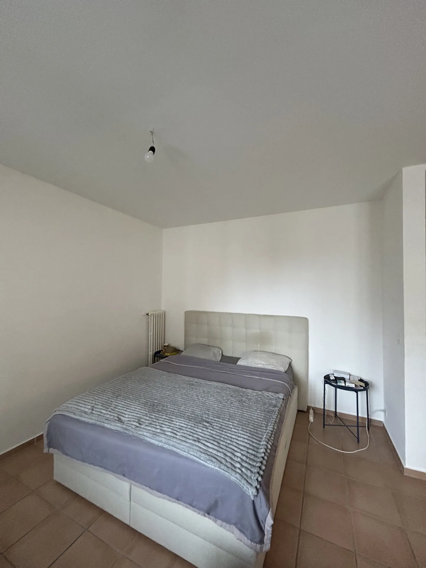 Grand 1,5 pièces dans quartier tranquille proche du centre-ville - Photo 2 sur 3