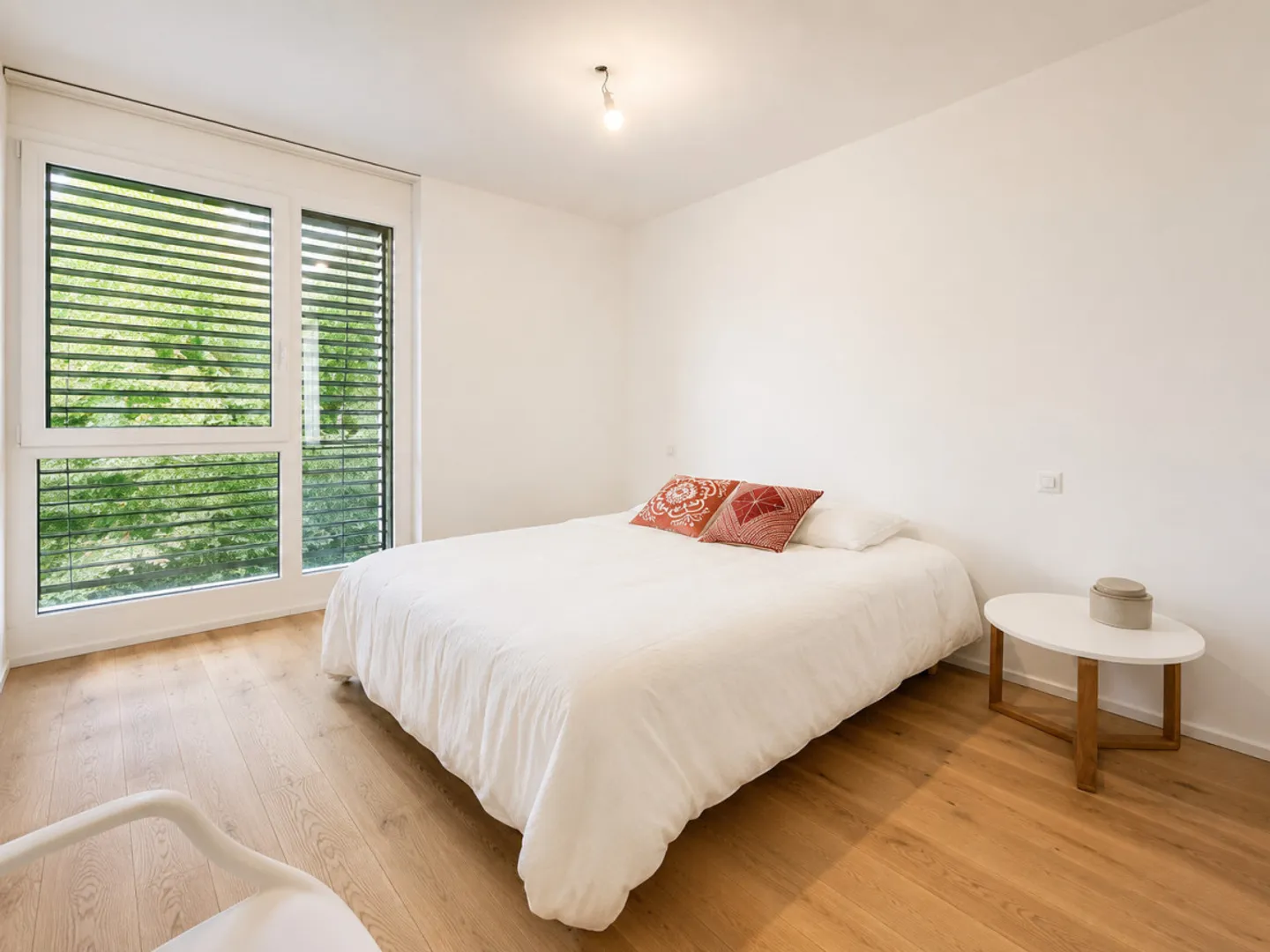 APPARTEMENT SPACIEUX 3.5 PIÈCES AVEC VUE IMPRENABLE ! - Photo 5 sur 8
