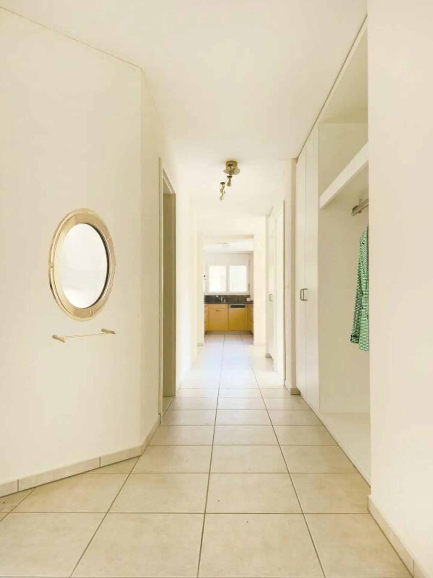 Light-flooded 5.5-room terrace house with two covered parking spaces - Photo 8 of 30