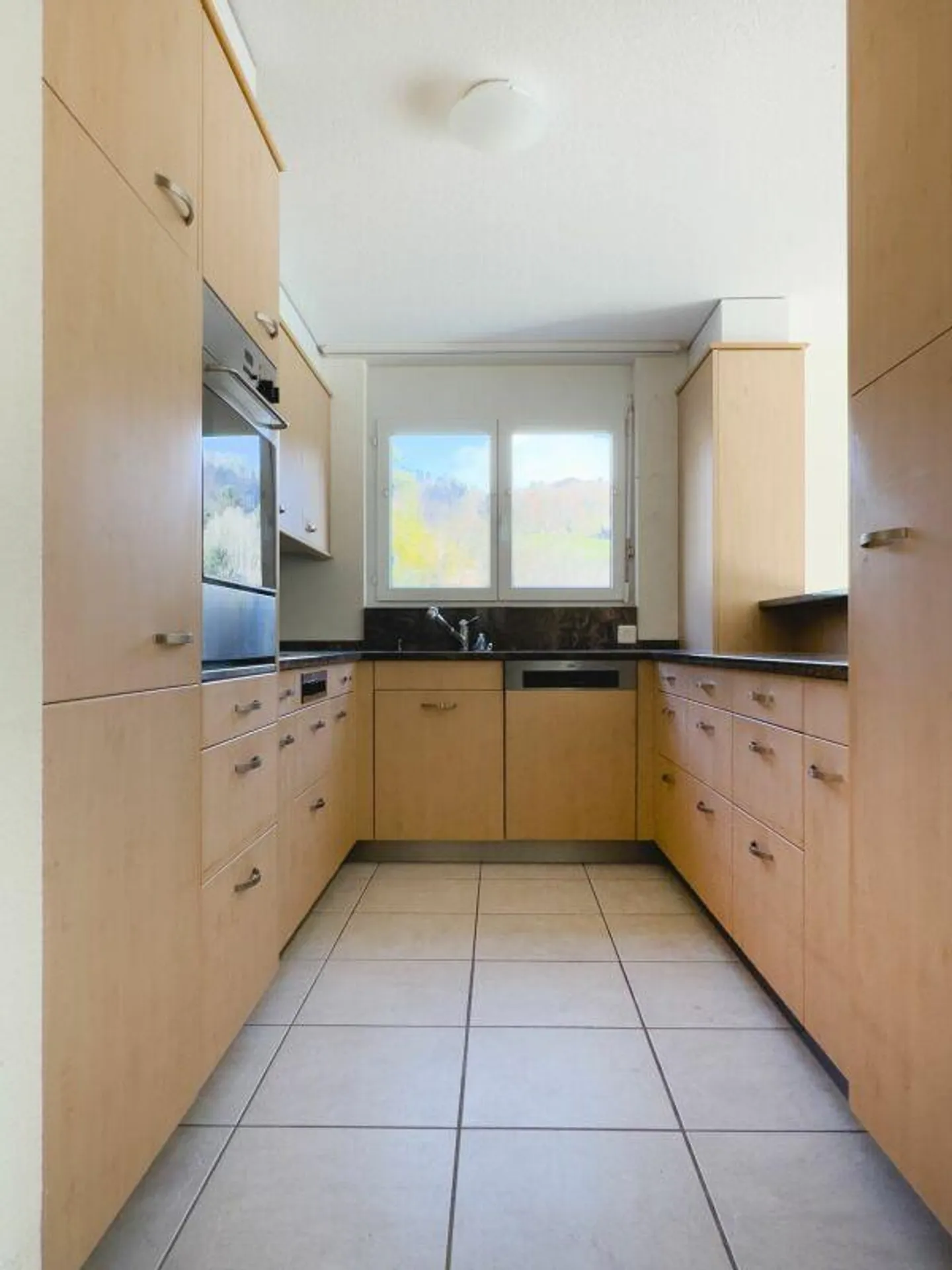 Light-flooded 5.5-room terrace house with two covered parking spaces - Photo 15 of 30