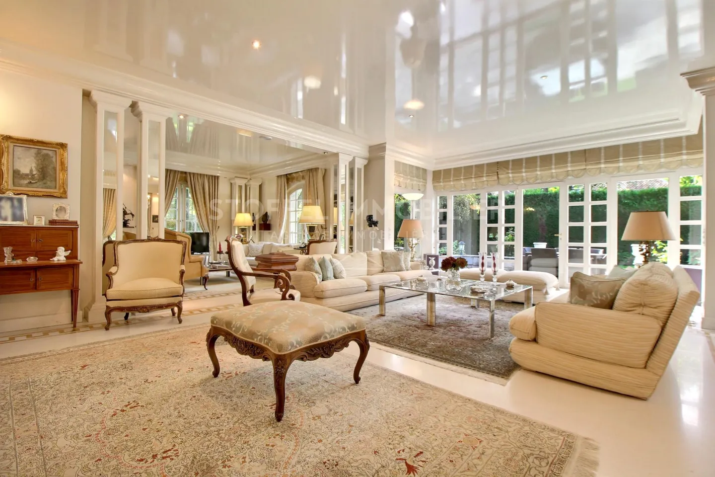 House of the Masters at the Gates of the City - Photo 4 of 16