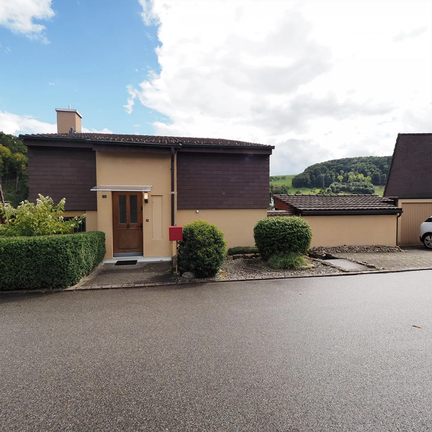 Casa unifamiliare di 4,5 stanze con potenziale per investitori individuali - Foto 1 di 16